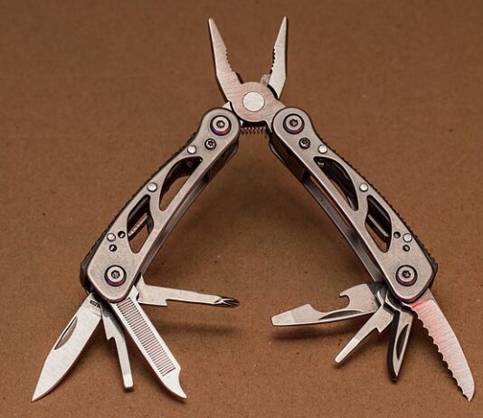 Z czego składa się scyzoryk?