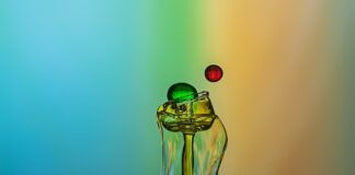 Z jaką prędkością leci piłka z karnego?